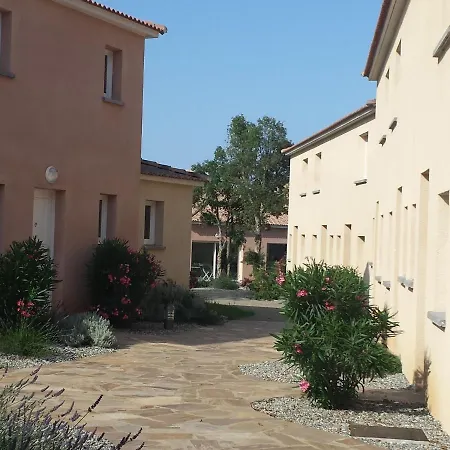 Nice Holiday Spot Near Extensive Beach On Beautiful Corsica ヴィラ Santa-Maria-Poggio